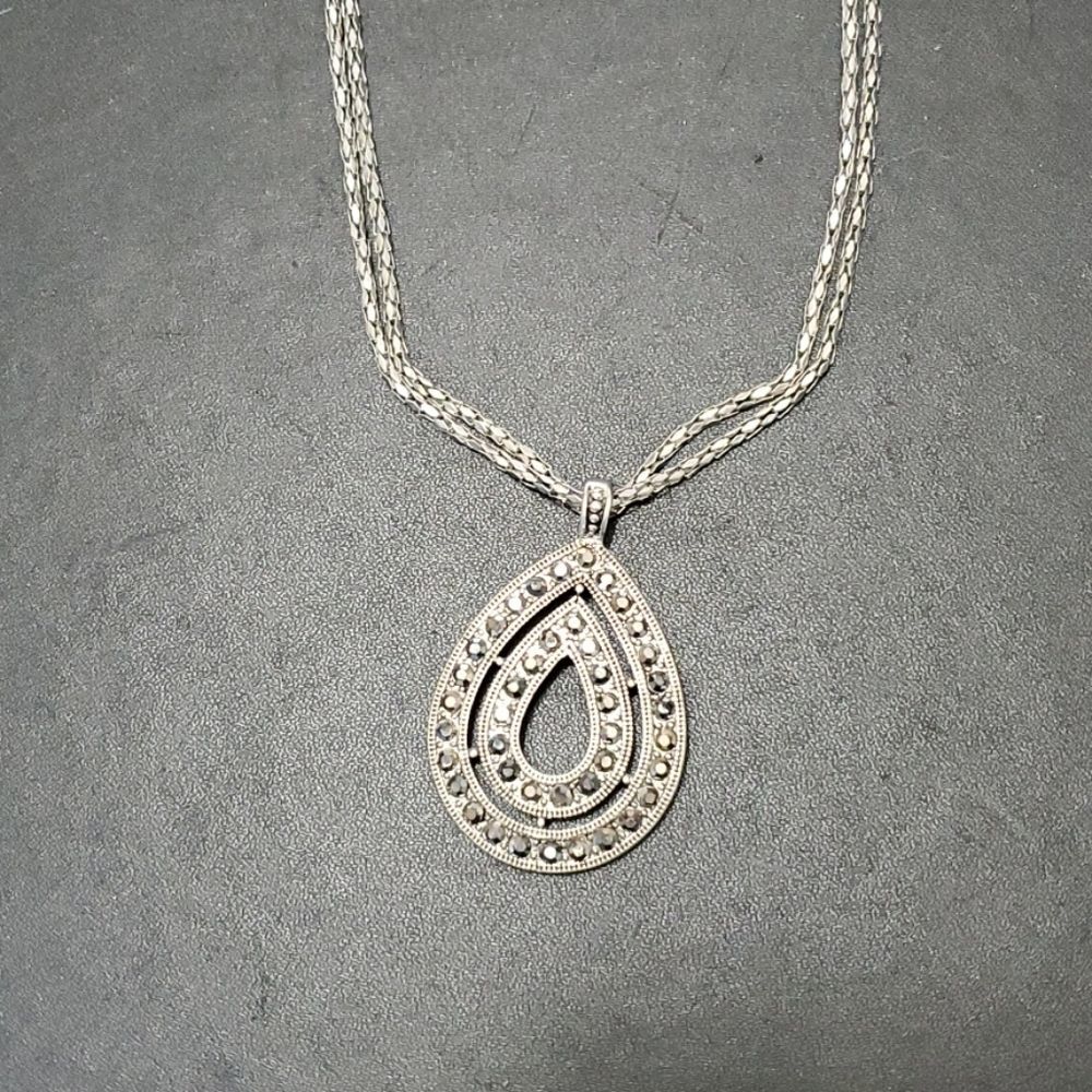Silver tone double-stranded necklace 22-25"